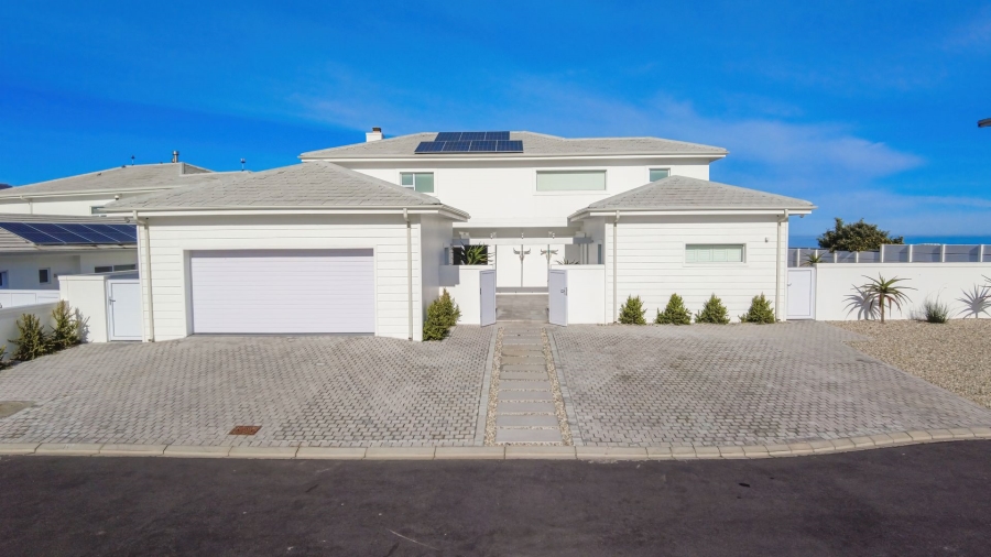 4 Bedroom Property for Sale in Pearl Bay Western Cape